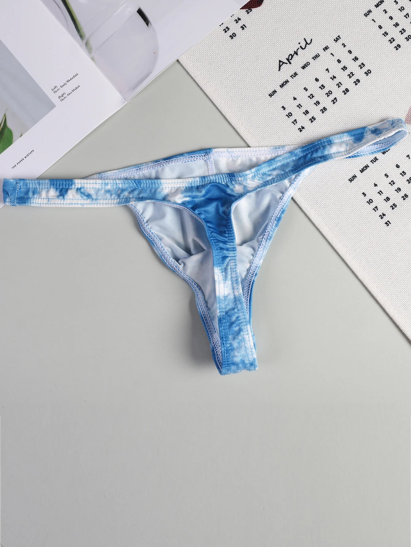 Sports Print Men Thong Male Breathable G-String Seamless Sports Panties Sexy T-back Exotic Lingerie HT143
