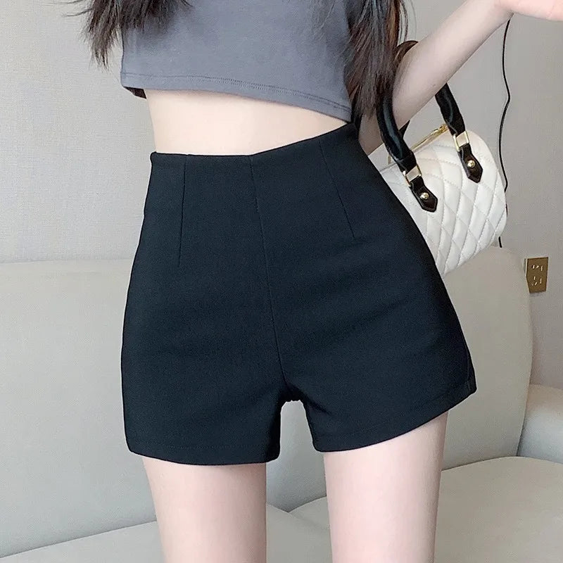 White shorts for women in summer, tight fit, high waist, slimming and anti glare, A-line hot pants for outerwear