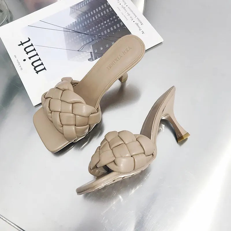New Women's Summer High-quality Woven Open-toe Flat Casual Slippers Fashionable Stiletto Sandals Womens Outdoor Beach Flip-flops