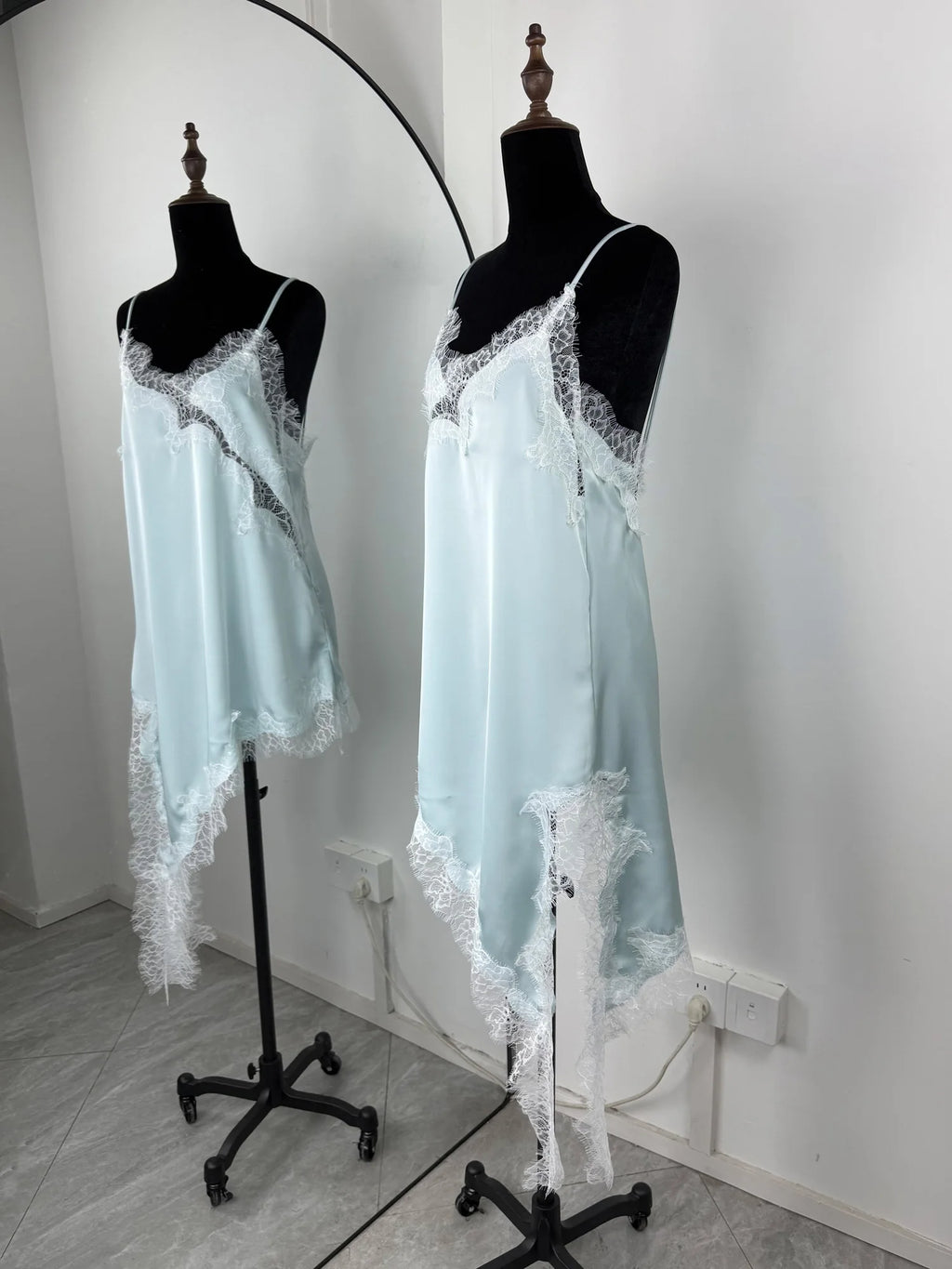 Tuularose Women's Lace Spaghetti Strap Dress Sexy Sleeveless Lace Patchwork Asymmetrical Dress Summer Party Looks Elegant Dress
