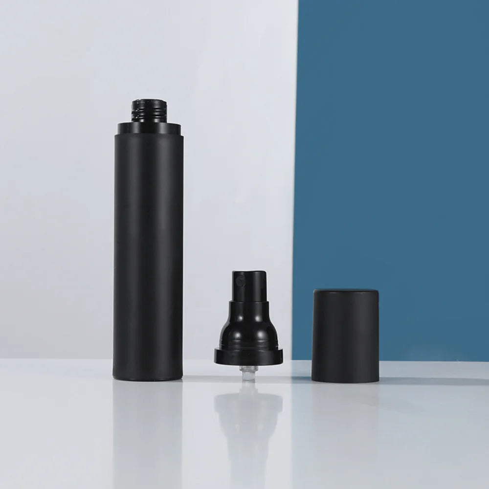 Plastic Pump Bottle 15ml 30ml 50ml Vacuum Pump Bottle Travel Bottling Container Black Lightproof Airless Spray Bottle Lotion