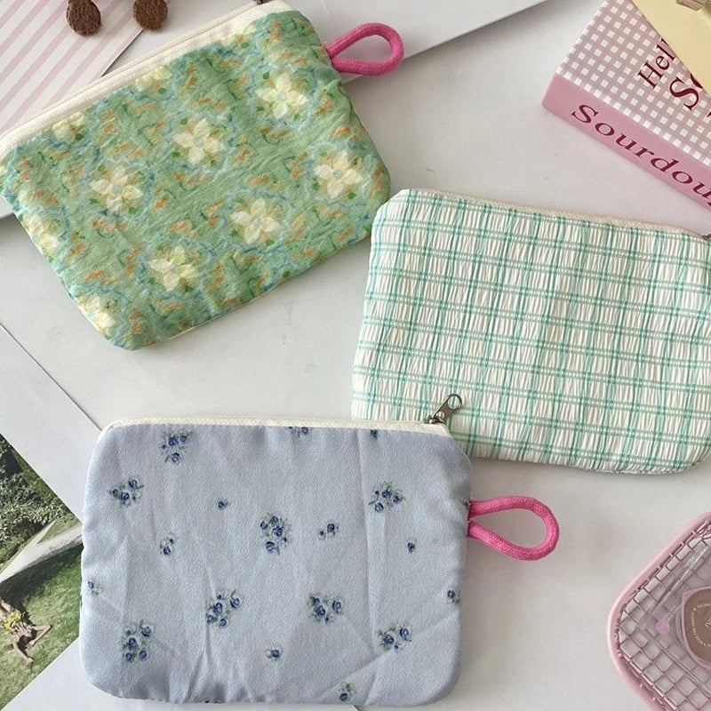 women's Coin Purses Korean Floral Countryside Style Sweet Kawaii Coin Purses Portable Lipstick ID Key Storage Bag Cosmetic Bag