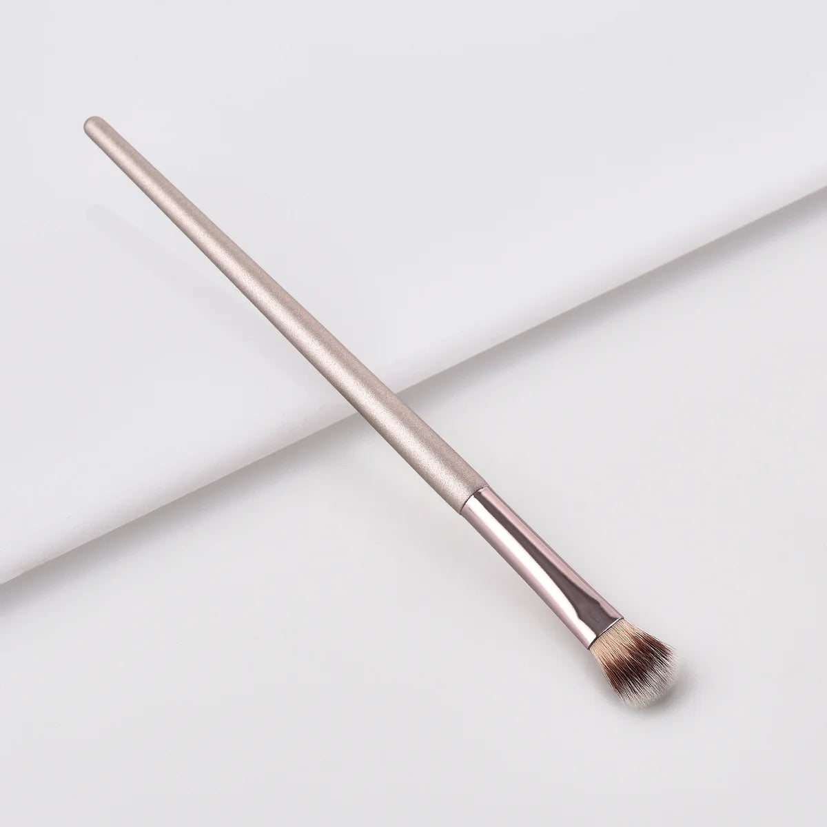 Champagne Colored Makeup Brushes Eye Shadow Eye Dark Circle Concealer Blending Cosmetic Brush Soft Brush for Women Makeup Tools