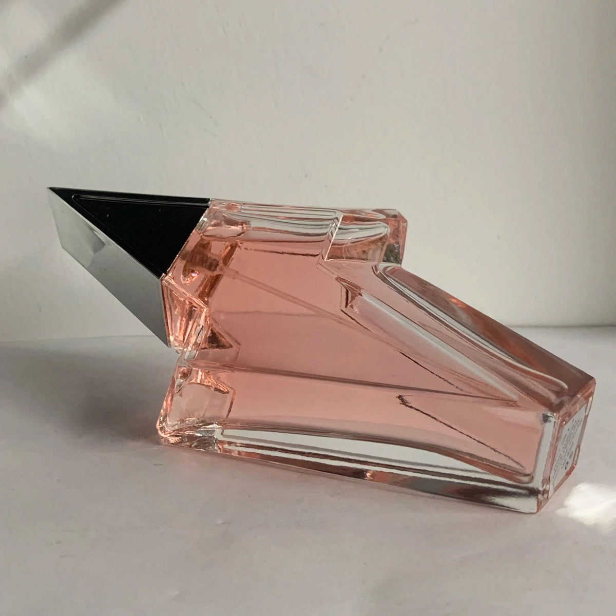 Pink Aurora - Eau De Parfum - Women's Perfume - Floral & Fruity - With Bergamot, Rose, and Cedarwood - Long Lasting Fragrance
