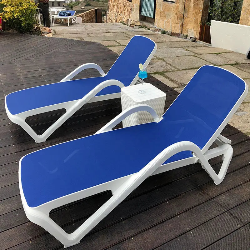 Outdoor pool loungers Hot spring Hammam bathroom Plastic leisure bed Internet celebrity bed Beach amusement park hotel bed