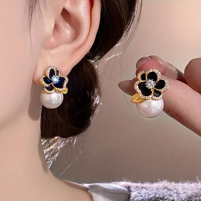 Huitan Gorgeous Black Enamel Flower Stud Earrings Wedding Party Big Round Imitation Pearl Earrings Fashion Jewelry for Women