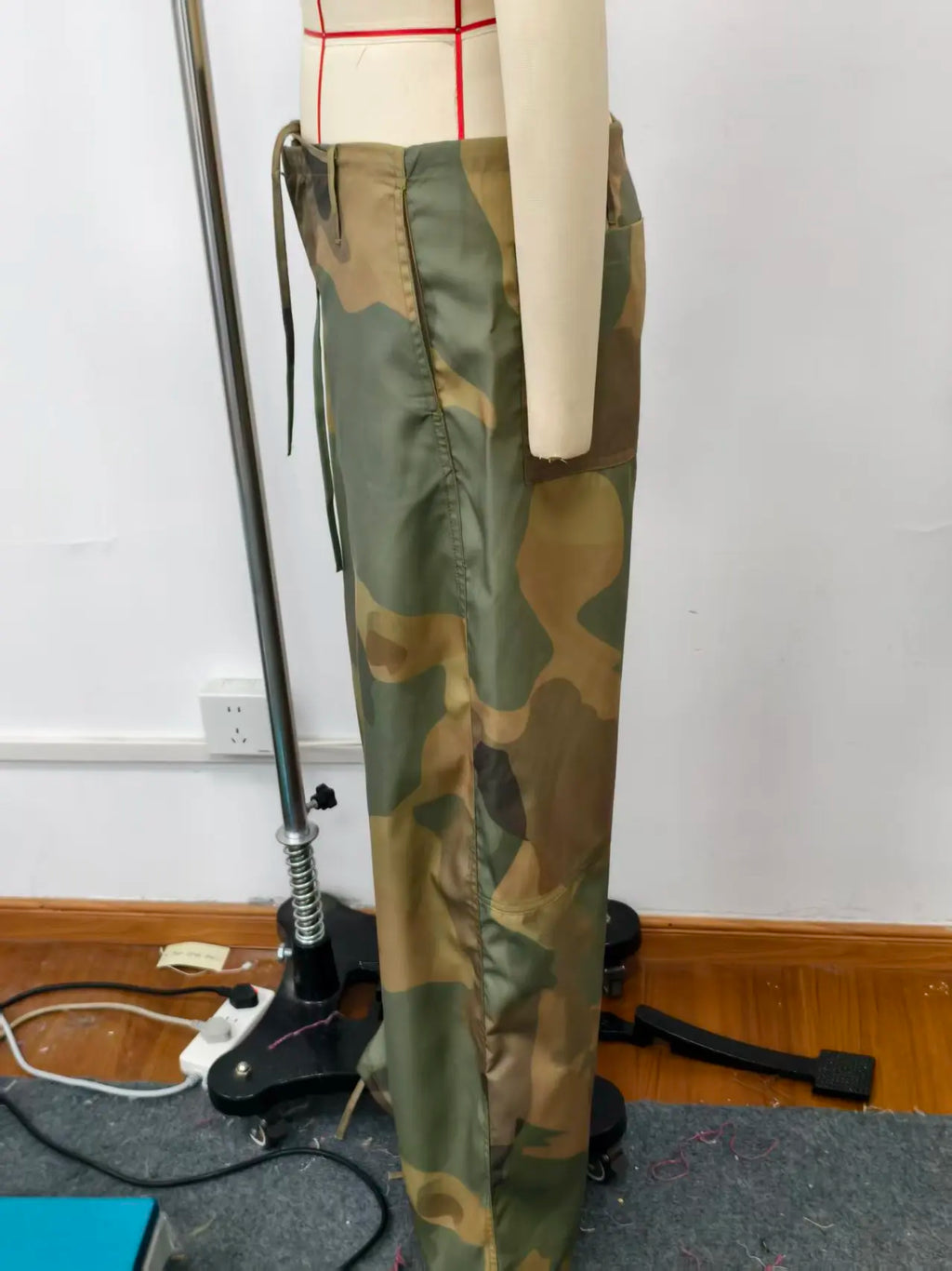 Camo Print Drawstring Waist Women Pants Wide Leg Loose Cut Drawstring Hem Relaxed Fit Casual Trouser Streetwear 2026 New Fashion