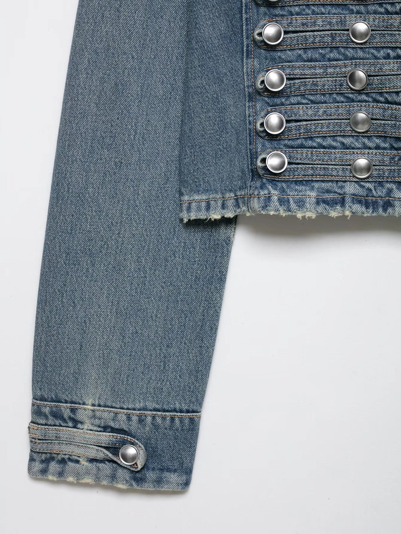 European and American style 2026 summer new women's clothing design sense close fitting denim jacket low waist shorts set