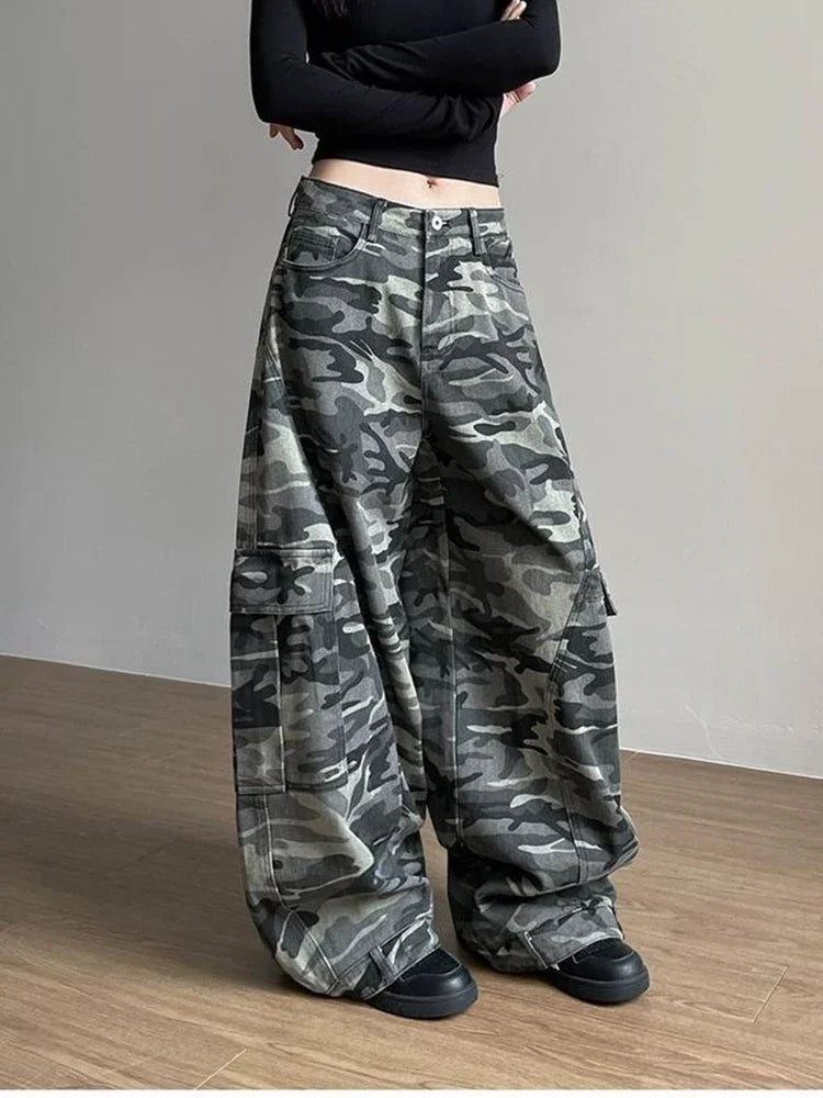 Women Camo Wide Leg Pants Streetwear Loose Trousers with Large Pockets Cool Girl Straight Cut Summer Unisex Bottoms