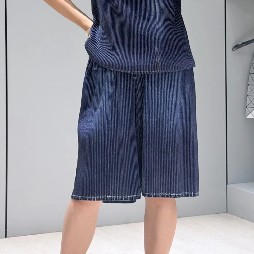 Miyake Pleated Faux Denim Two-Piece Set: Short-Sleeved Top and Loose-Fitting Wide-Leg Casual Pants