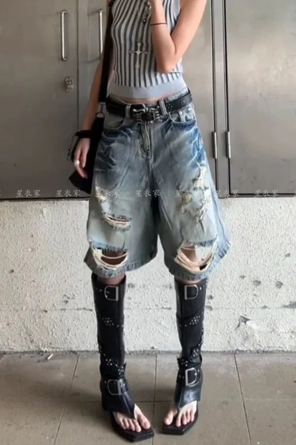 Women's Retro Old Washing Wide-leg Five-point High Street Design Ripped Denim Shorts