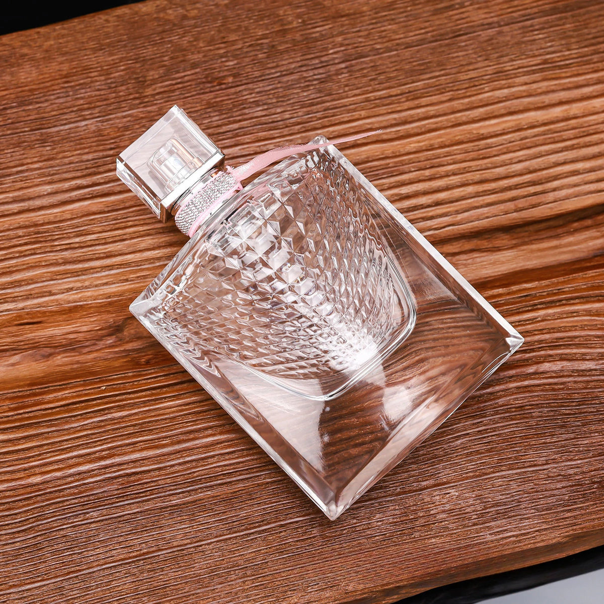 Bayonet Perfume Bottle 75ml Fish Scale Bottle with Silk Scarf Cap Transparent Glass Cosmetic Dispensing Empty Bottle