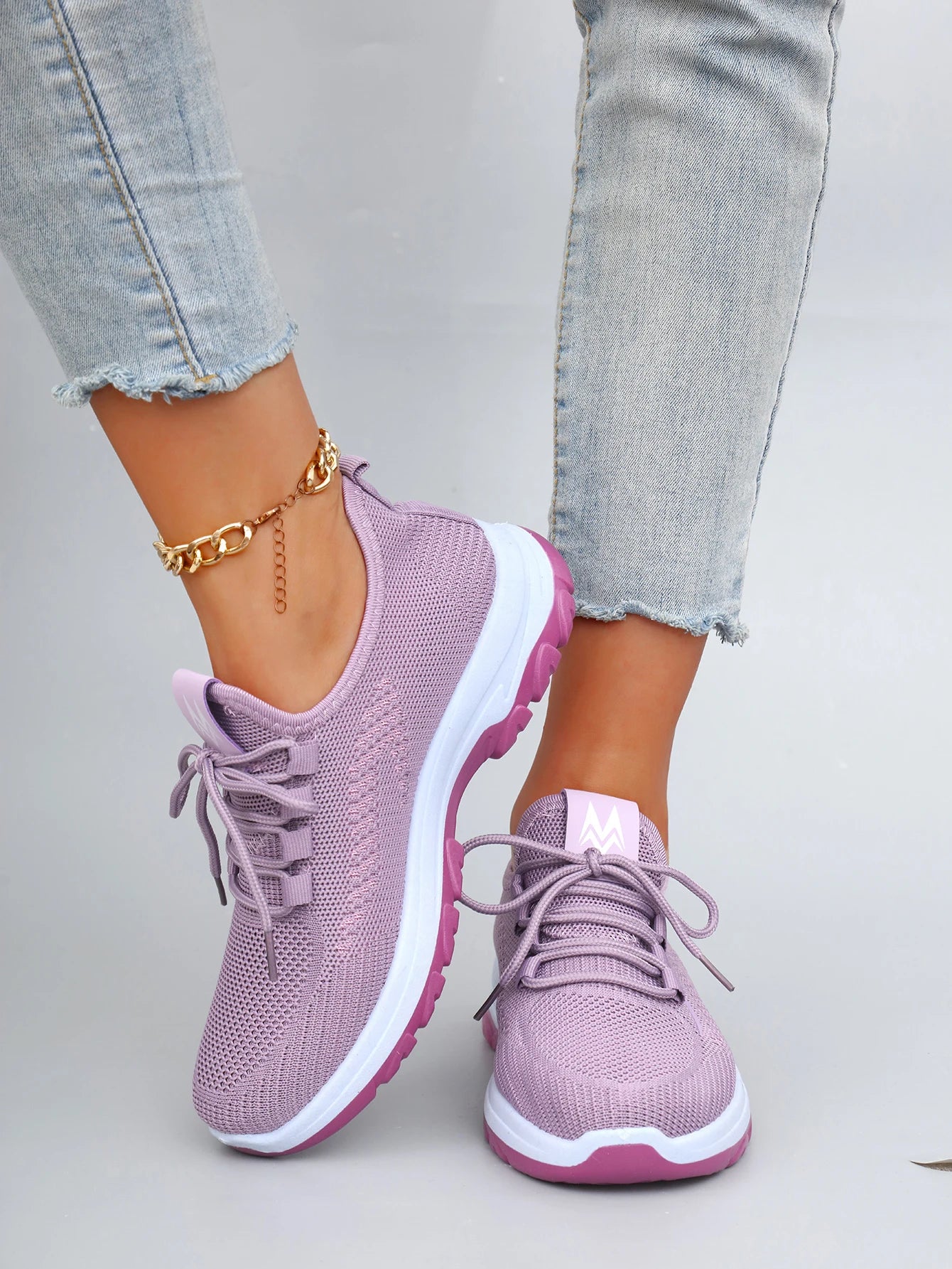Spring and Autumn New Women's Casual Lace-Up Sneakers, Comfortable, Breathable, Lightweight and Wear-Resistant Sports and Casual Shoes