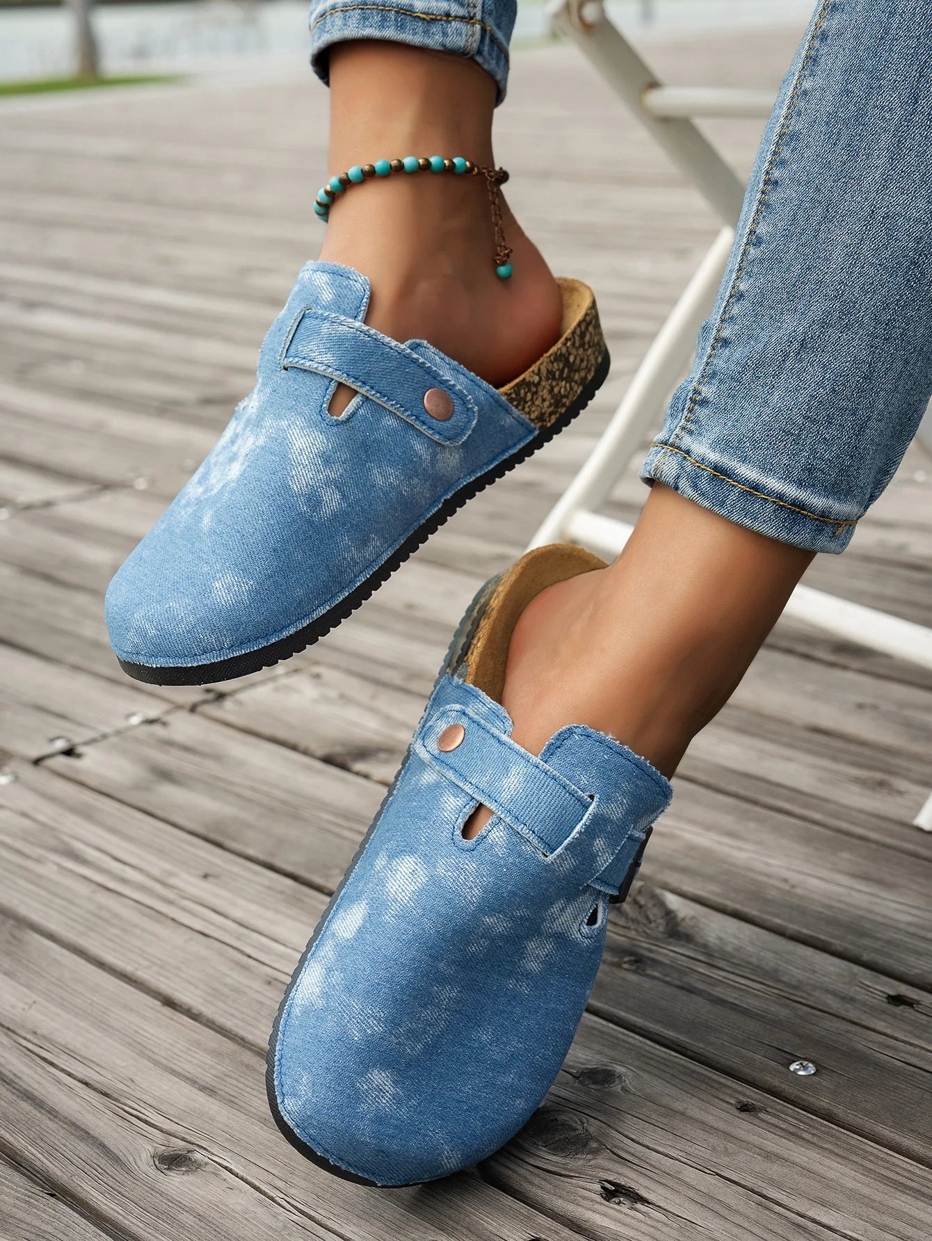 2025 New Model All-Season Autumn and Winter Women's Indoor and Outdoor Non-Slip Fashionable Casual Shoes with Cork Thick Sole, Flat Heel, Half-Covered Toe, Slip-On Slippers, Casual Buckle Slippers Suitable for All Seasons and