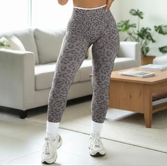 Scrunch Seamless Tights Leopard Seamless Yoga Pants Squat Proof High Elasticity Fitness Shorts Running Workout Legging XP269