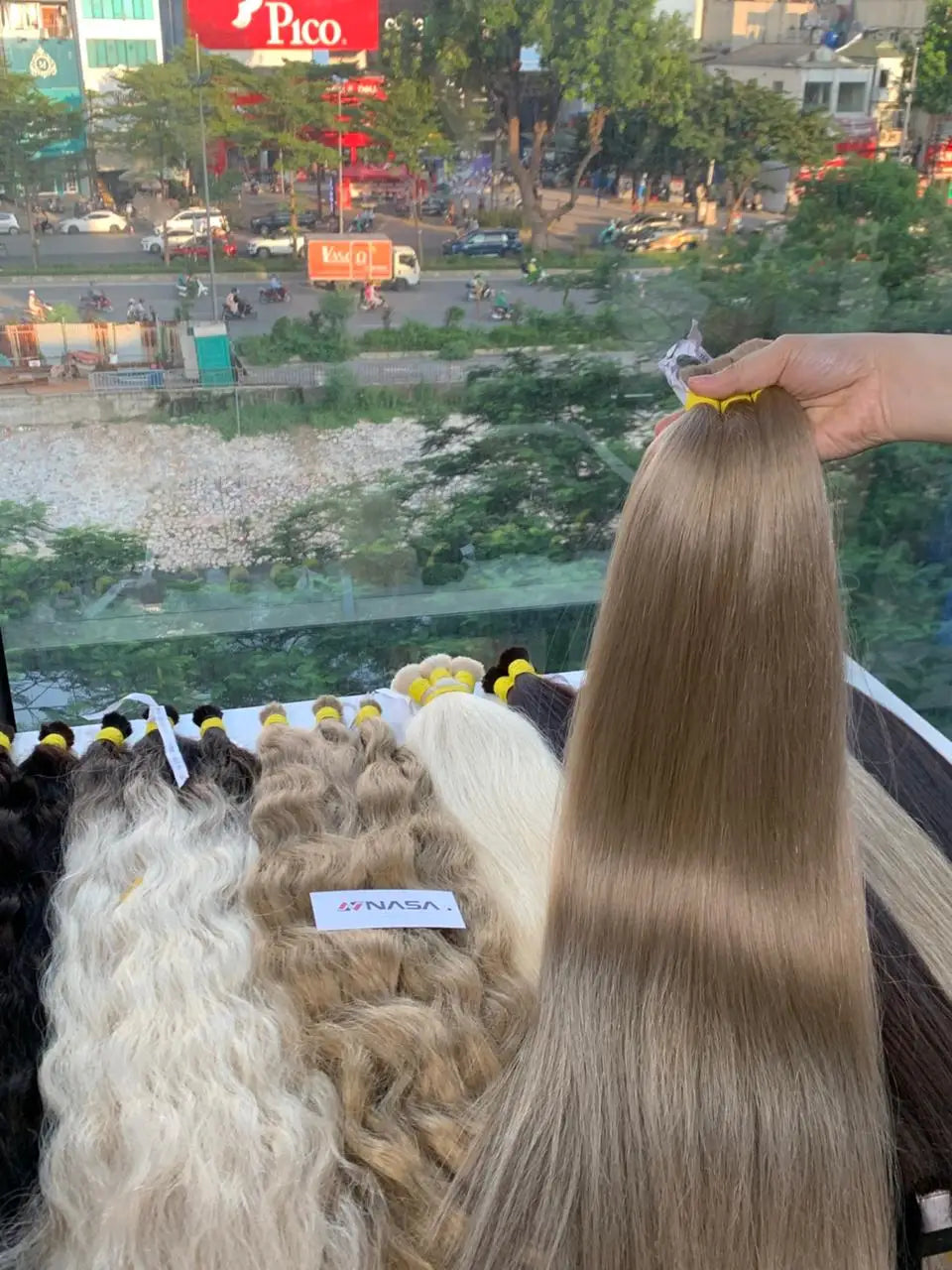 Factory Price Raw Vietnamese Hair Virgin Human Hair Super Double Drawn Customized Color Bulk Hair Extensions
