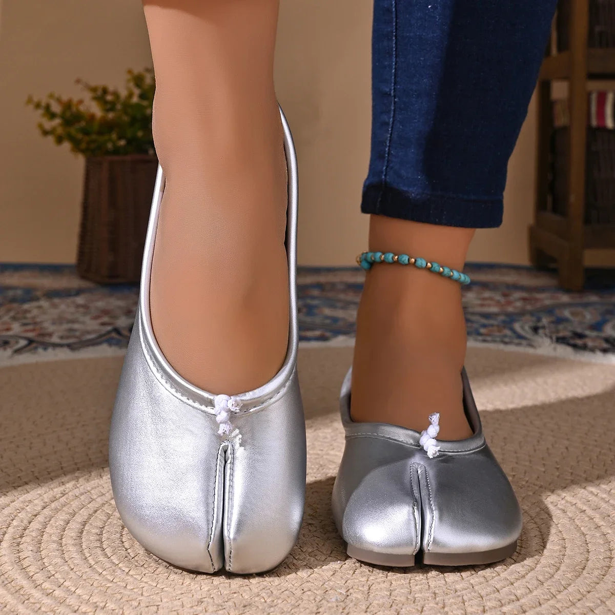 Japanese Style Tabi Ninja Shoes Women Cozy Leather Flats Split Hoof Toe Loafers Femme Mary Jeans Mocasines Ladies Ballerina Shoe