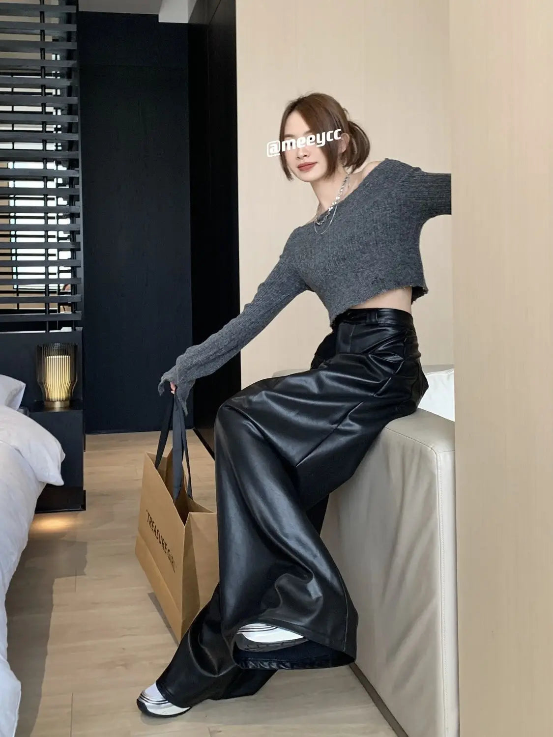 2025 New Loose Slimming Pleated Striped Casual Wide Leg Pants for Women's Autumn Street PU Leather Pants Female Clothing