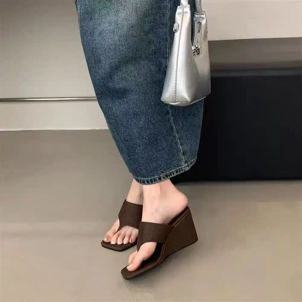 2025 Spring and Autumn New Style Slimming Slope Heel Korean Version Bare Toe Flip Flops Cool Slippers Sandals