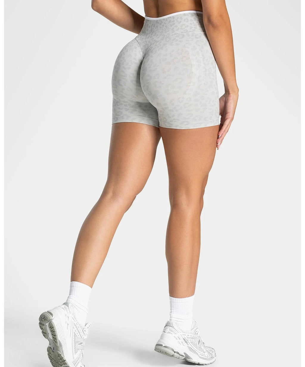 Custom LOGO women's hot-selling in high waist belly leopard print  colors seamless yoga hip lift tight running sports shorts