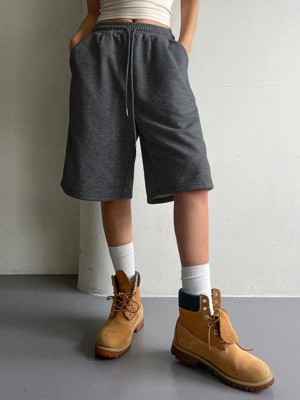 Women's Casual Versatile Stretch Drawstring Waist Loose Shorts Summer Sweater Shorts Fashionable Loose Sports Pants