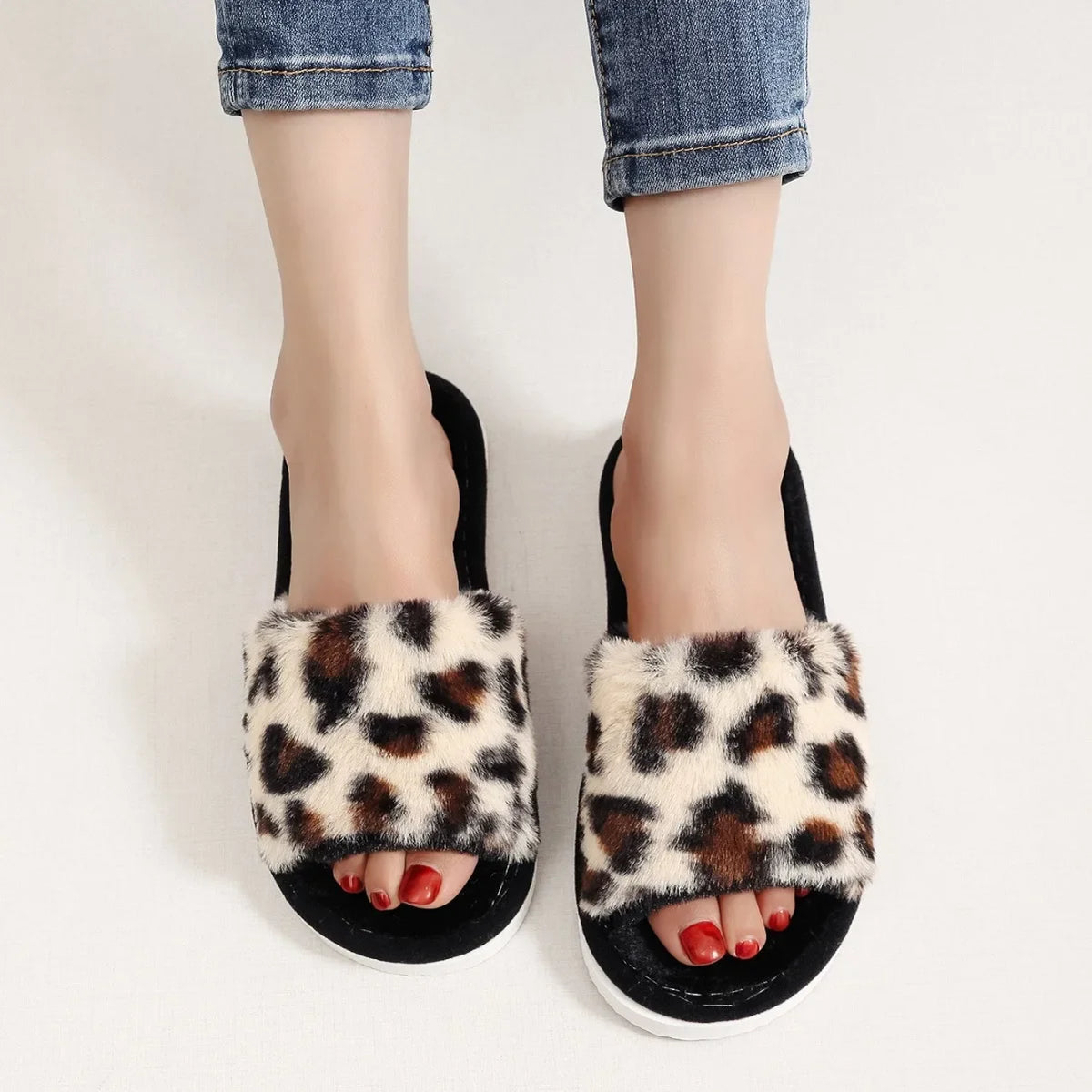 Fashion Women Leopard Print Fuzzy Plush Slippers Home Slides Soft Sole Non Slip Warm Cozy Indoor Casual House Ladies Footwear