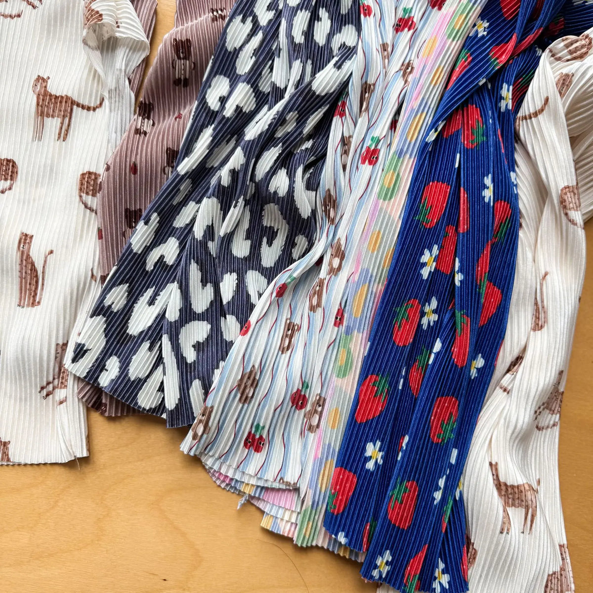 2026 New Infants Kids Matching Clothing Set Cartoon Print Pleated 2 Pieces Suit Tank Top Trousers Soft Loose Streetwear Homewear
