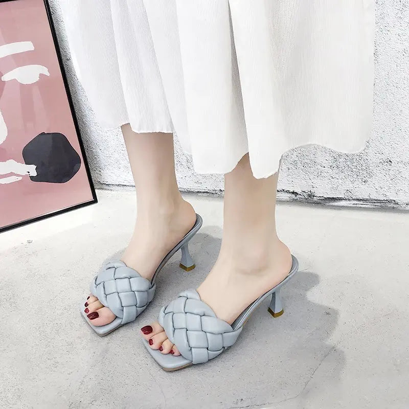 New Women's Summer High-quality Woven Open-toe Flat Casual Slippers Fashionable Stiletto Sandals Womens Outdoor Beach Flip-flops
