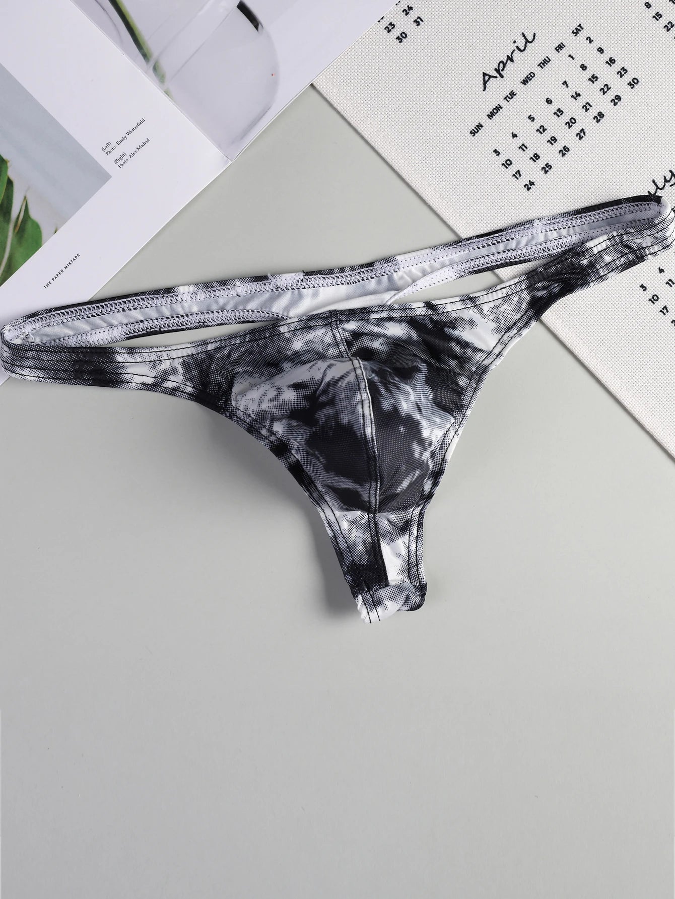 Sports Print Men Thong Male Breathable G-String Seamless Sports Panties Sexy T-back Exotic Lingerie HT143