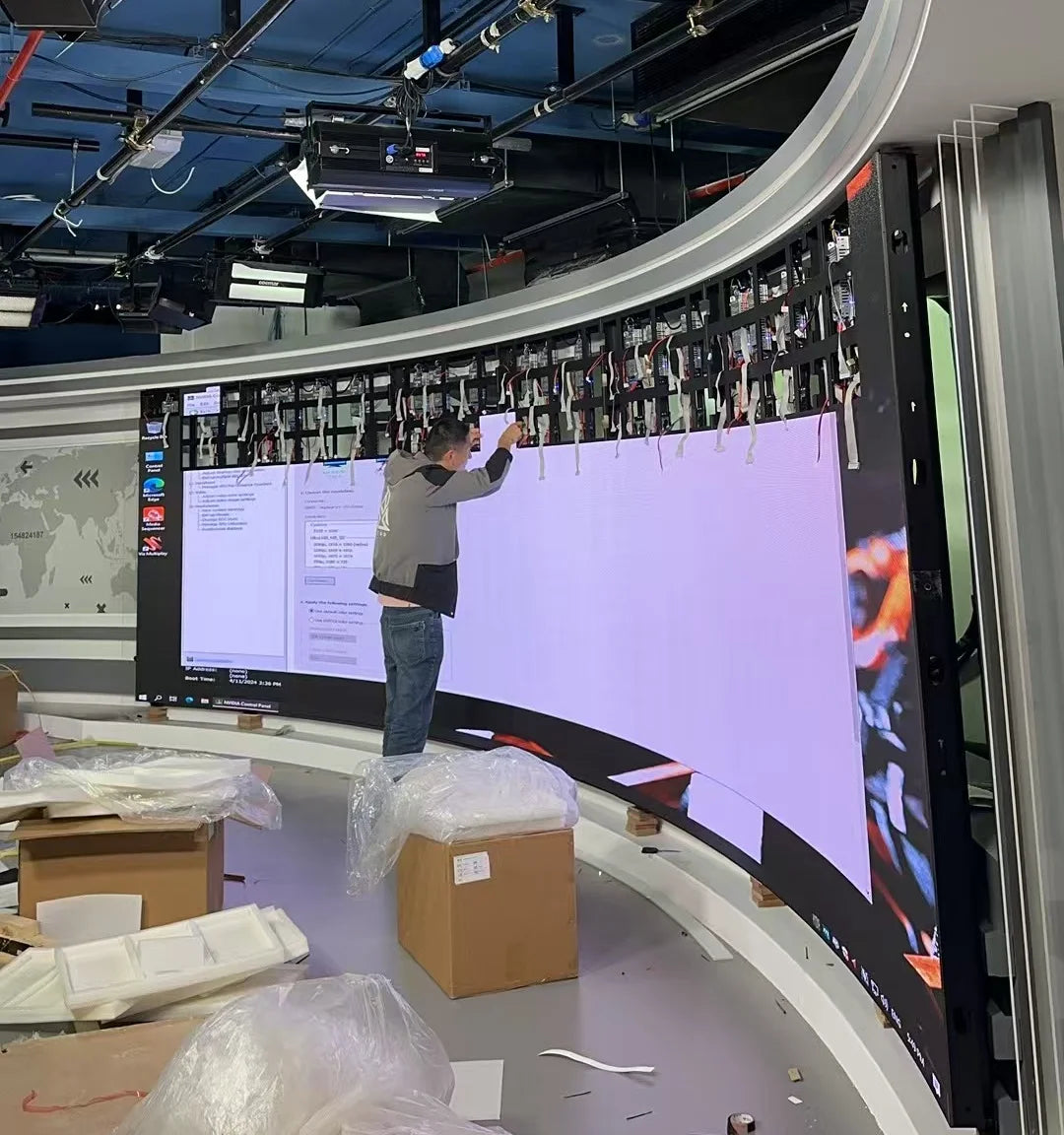 P1.86 320X160MM Revolutionize Your Visuals! LED Flexible Film Panel Display