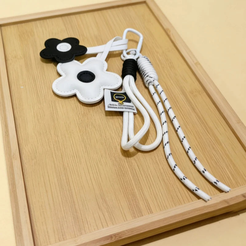 PU Leather Sunflower Keychain Cartoon Five Petal Flower Car Keyring Fashion Bag Pendant Contrasting Accessory