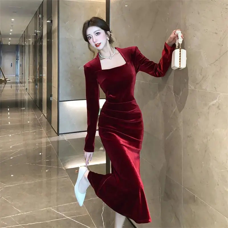 Socialite's Golden Velvet Fish Tail Long Dress Women's Red High-end Temperament Waist Cinching Dress Light Luxury Hip Hugging