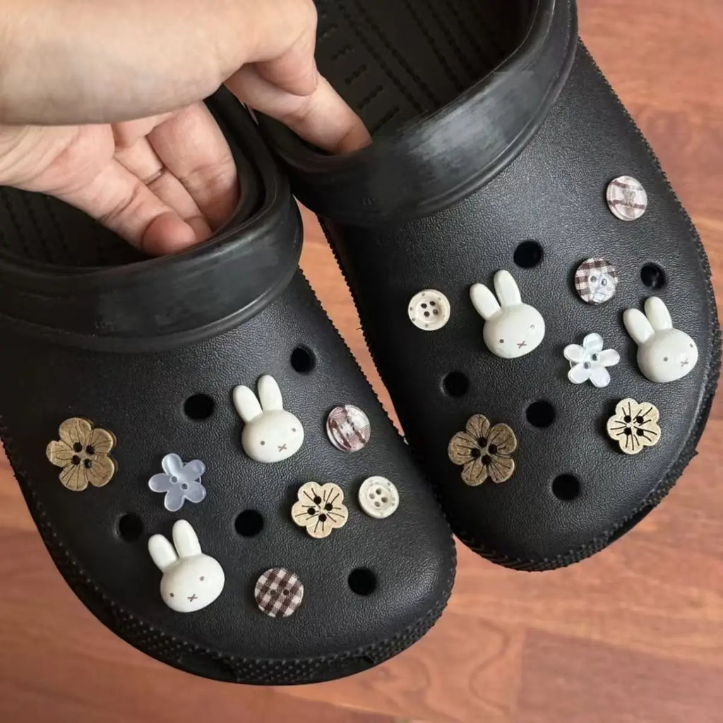 16Pcs Retro Rabbit Shoes Charms Set Plaid Buttons Multi Flowers Shoe Charms Decor for Sandals Clogs Holiday Gift Pack