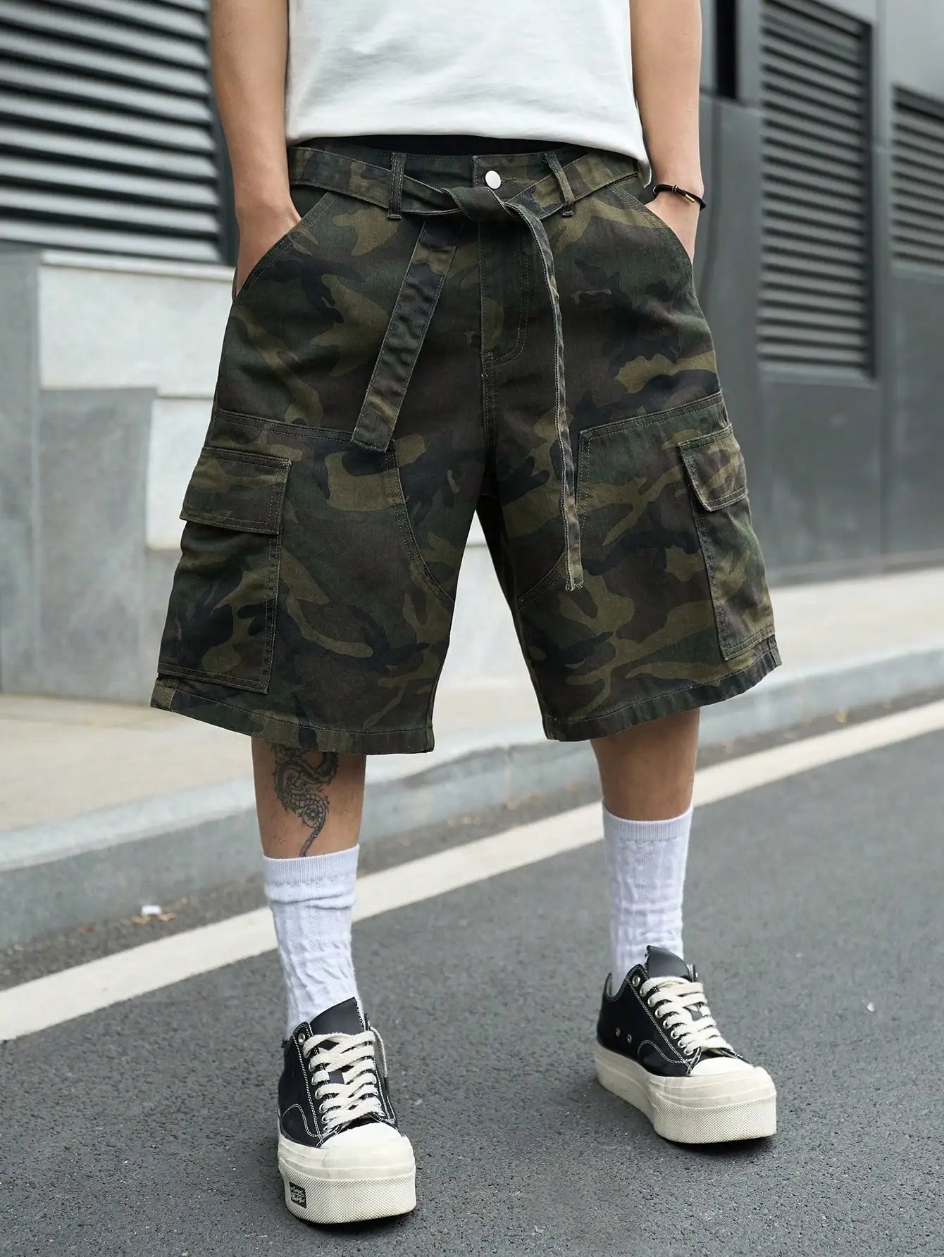 Men's Vintage Camouflage Cargo Shorts, Streetwear Loose Knee-Length Multi-Pocket Shorts with Belt Buckle
