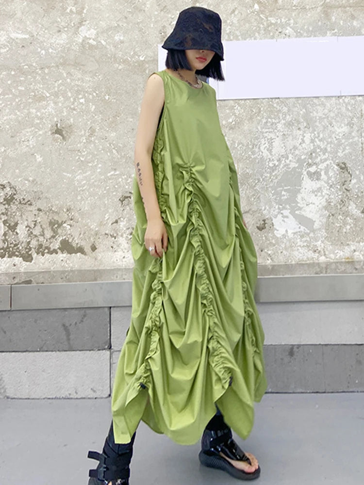[EAM] Women Green Pleated Drawstring Long Irregular Vest Dress New Round Neck Sleeveless Fashion Tide Spring Summer 2026 1DJ2512