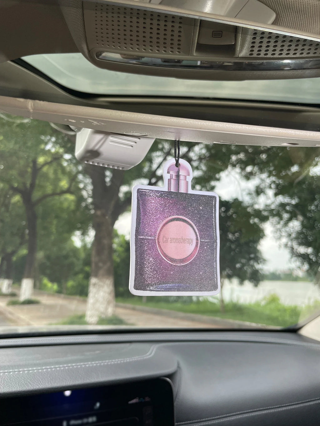 Bottle/Hilton Fresh Scent Five-Star Neutral Car Perfume and Non-Toxic Air Freshener |   Natural Essential Oils and Aromatherapy Scent Tablets (Noroili/Grapefruit/Cedar) |   Hanging Type and Dual-Purpose with Vent Clip |   Lon