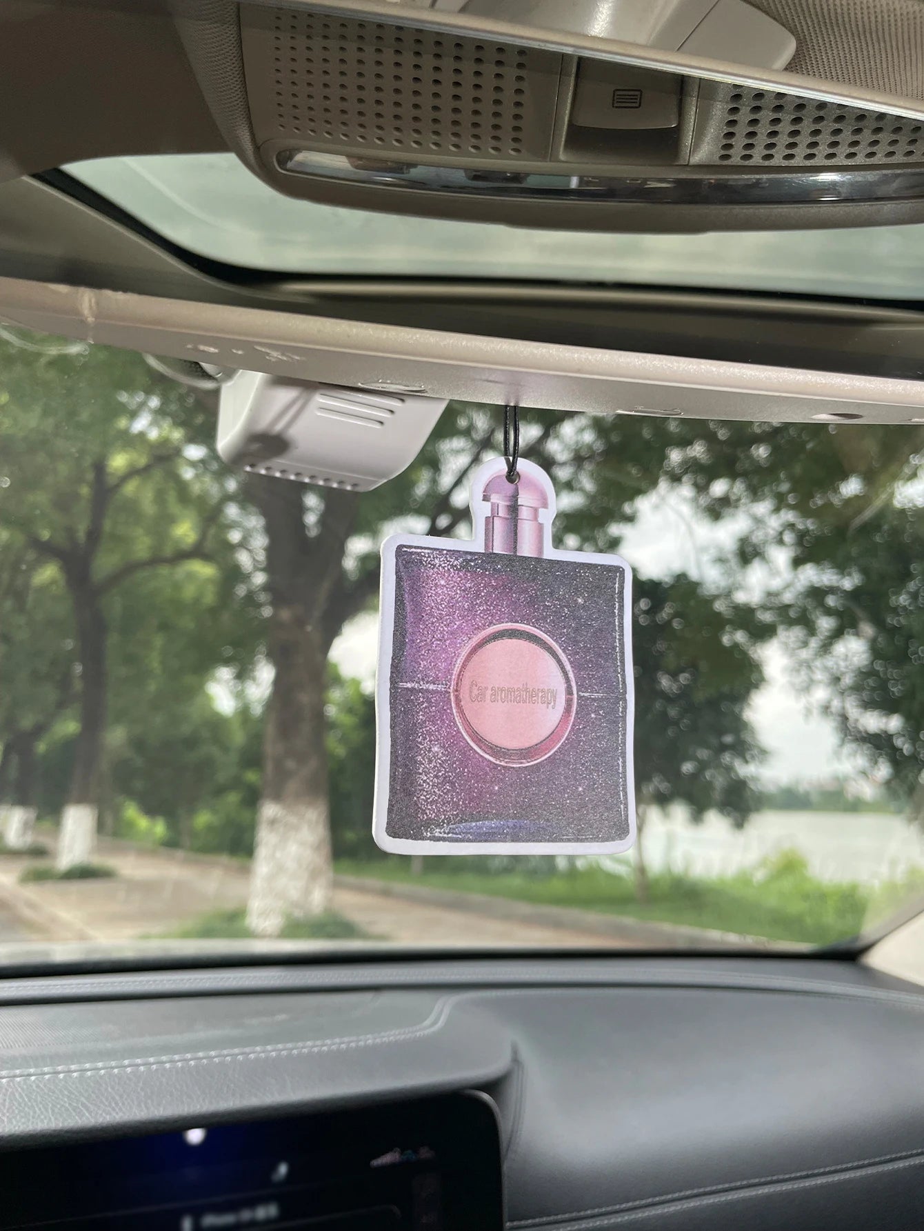 Bottle/Hilton Fresh Scent Five-Star Neutral Car Perfume and Non-Toxic Air Freshener |   Natural Essential Oils and Aromatherapy Scent Tablets (Noroili/Grapefruit/Cedar) |   Hanging Type and Dual-Purpose with Vent Clip |   Lon