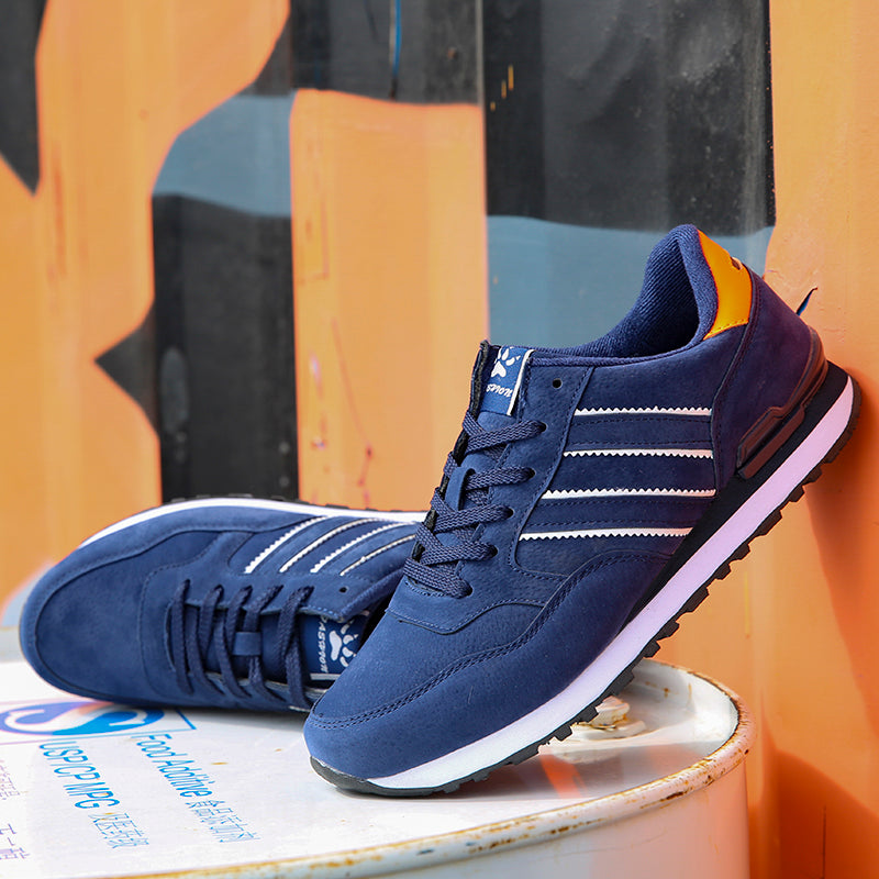Lightweight Men Sneakers Classical  Suede Leather Men Running Shoes Outdoor Comfortable Sport Shoes Breathable Flat Casual Shoes