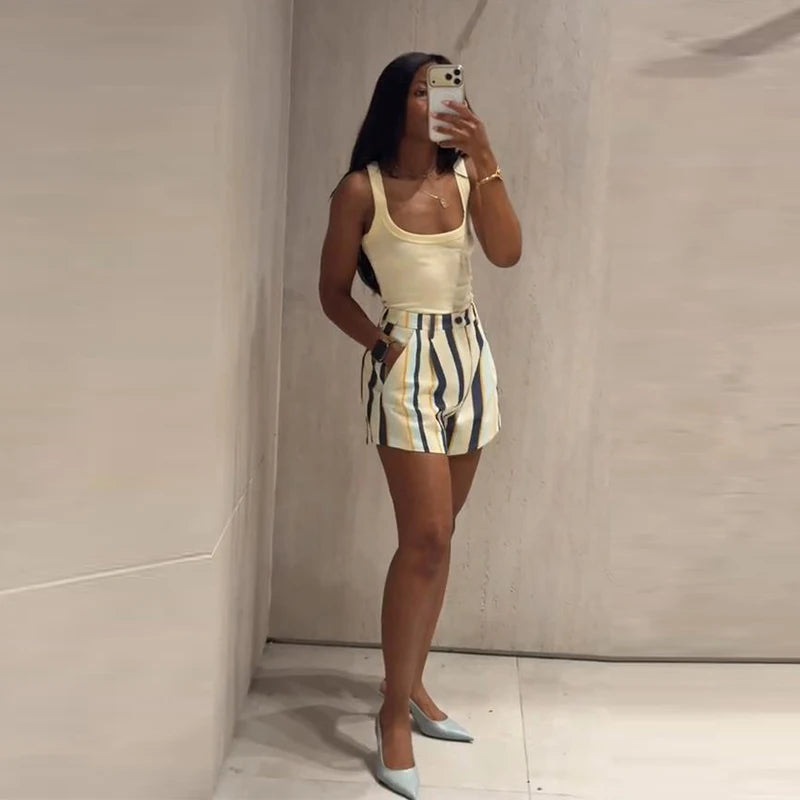 Chic Striped Women's Shorts Loose Mid-Waist Button Pocket Lady Short Pants 2026 Summer Autumn Fashion Female Street Bottoms