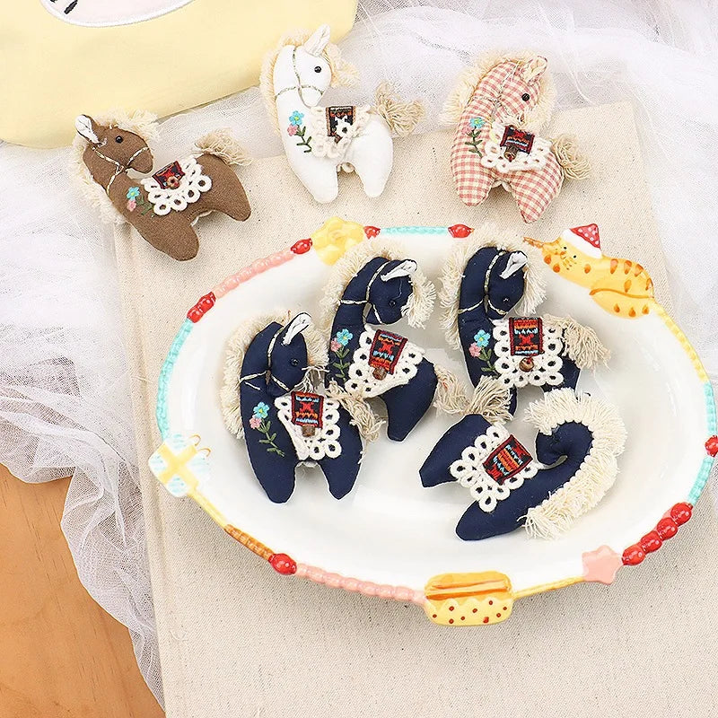 Adorable Pink Plaid Horse Brooch 3D Stuffed Fabric Embroidered Pony Pin for Girls Hair Clip Bag Charm Kawaii Animal Gift