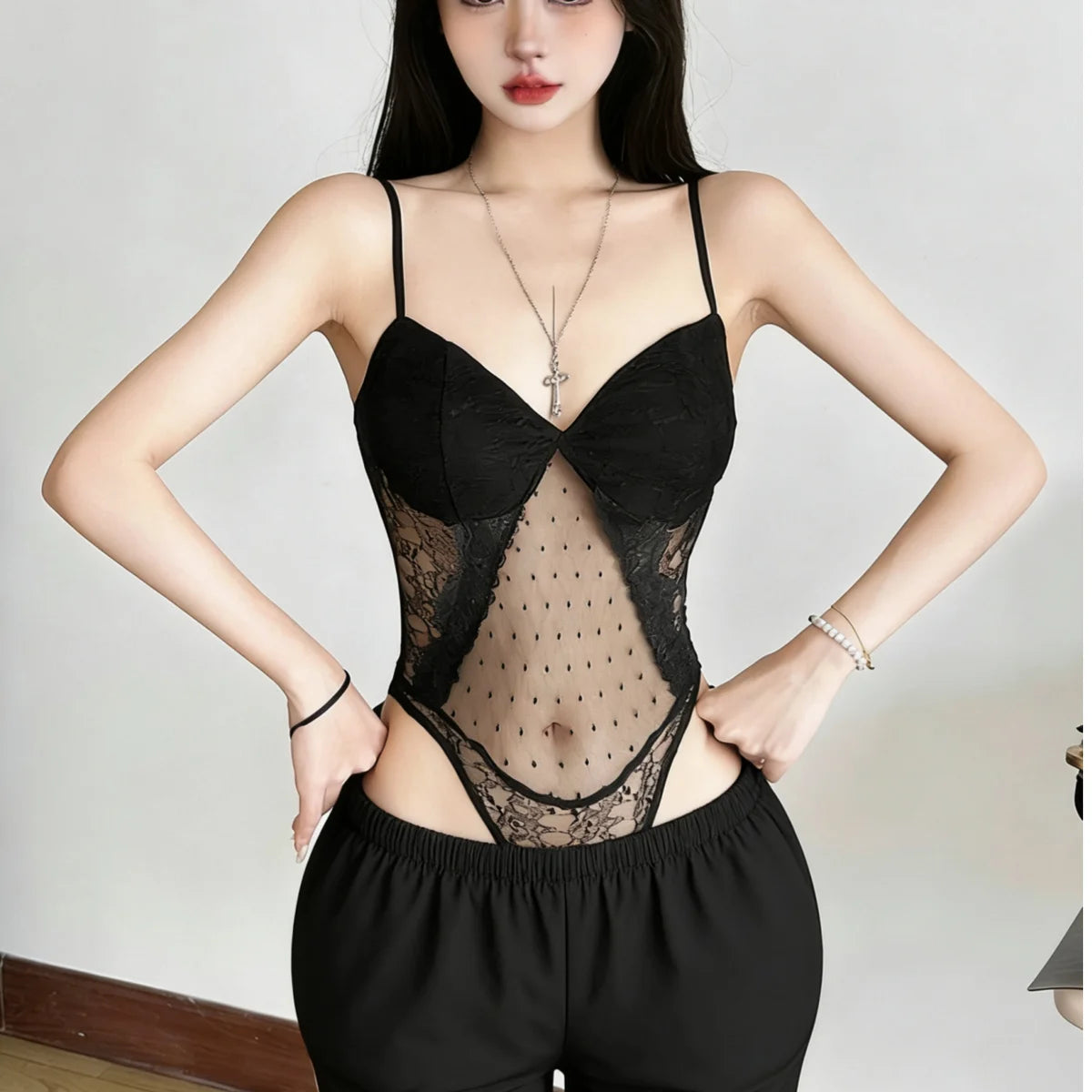 2026 Summer Fashion New Women's Elegant Design Strap Lace Jumpsuit Sexy Interior Fit Street Hot Girl Jumpsuit