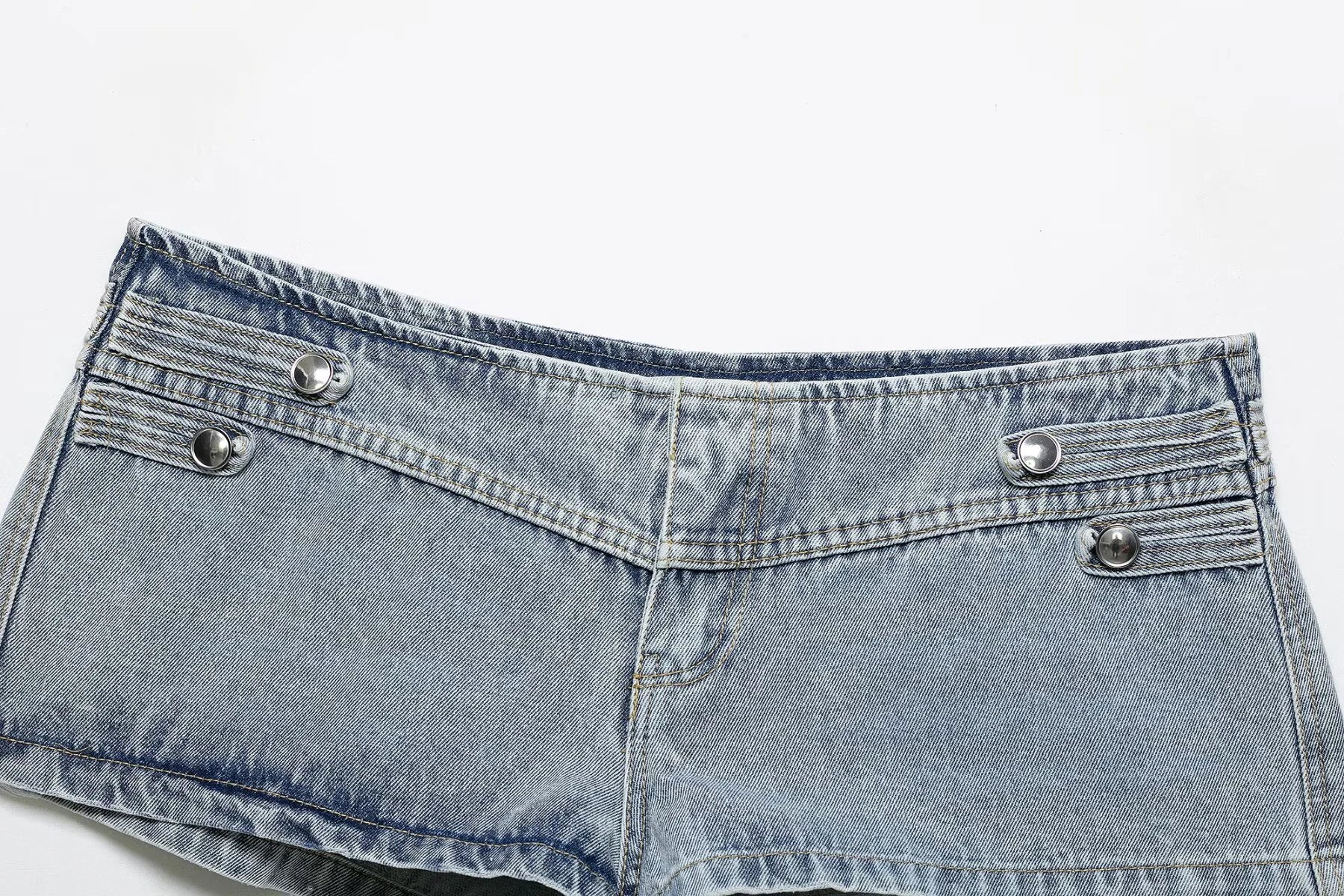 European and American style 2026 summer new women's clothing design sense close fitting denim jacket low waist shorts set