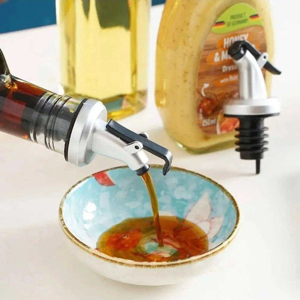 1/3/5Pcs ABS Oil Bottle Stopper Lock Good Sealing Press Design Wine Pourers Kitchen Bar Tool Silicone Rubber Olive Oil Sprayer
