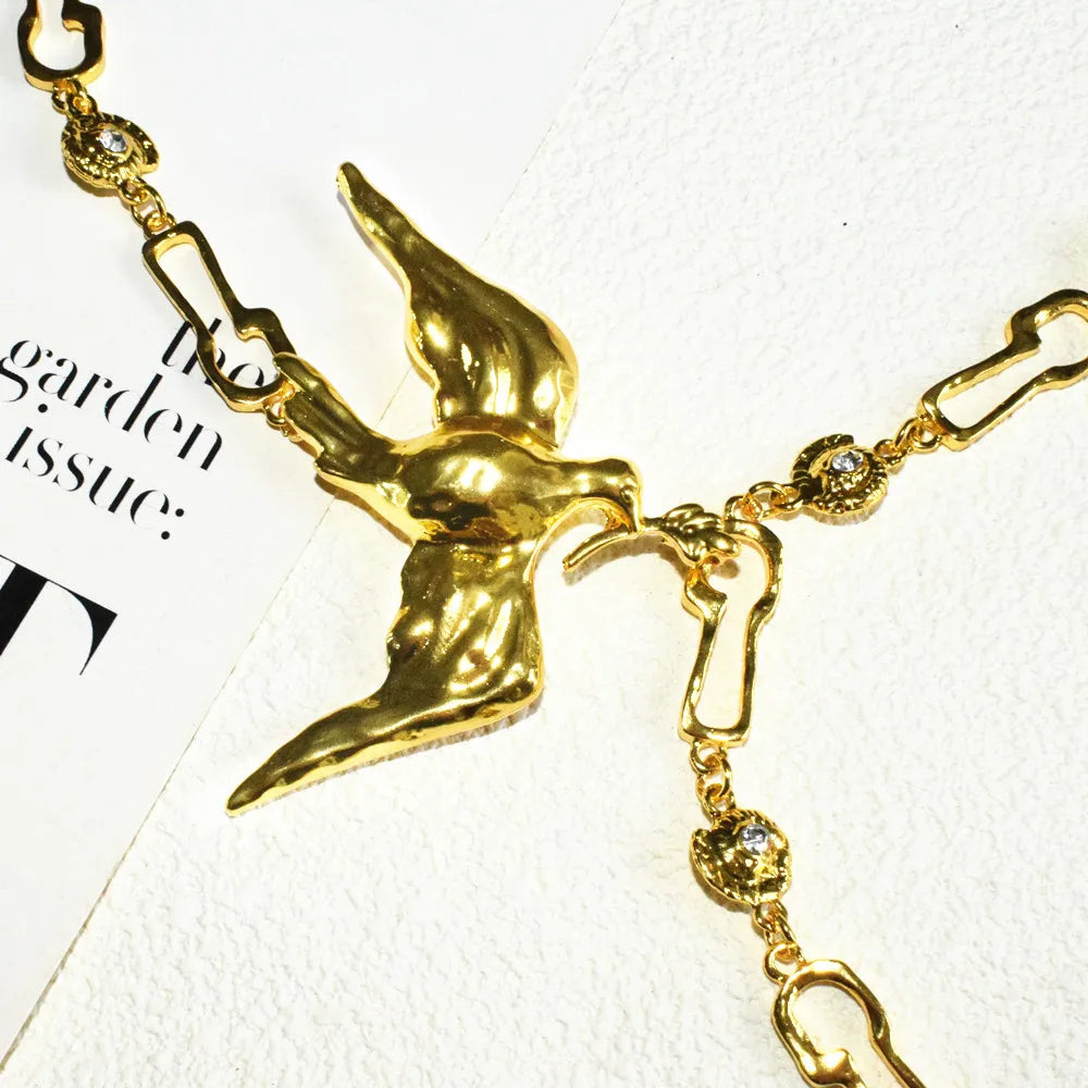 New Gorgeous Alloy Peace Dove Bird Long Chain Necklace For Women Jewelry Fashion Show Model Statement Necklace Accessories
