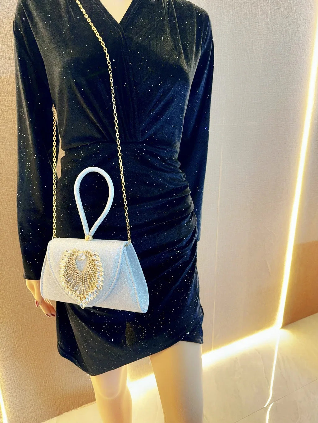 2025 Women Beaded Clutch Purses Vintage Rhinestone Evening Bag Glitter Sik Clutch Purse Ladies Dinner Flormal Crossbody Bag