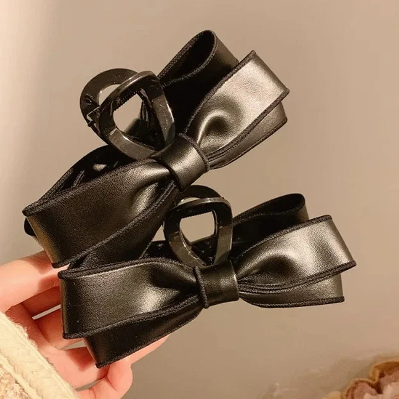 1pc Korean-style PU leather black bow hair clip for women, large shark clip for the back of the head, elegant hair accessory