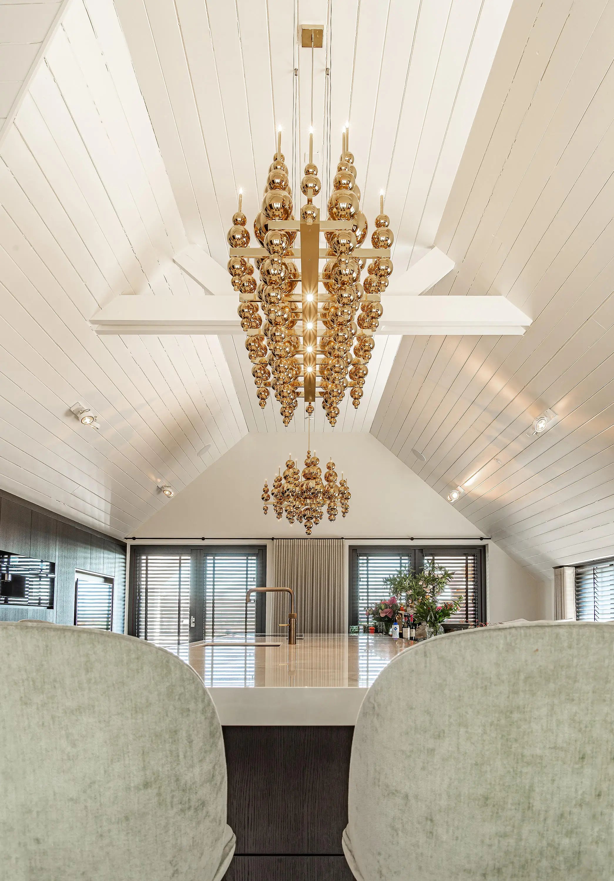 Luxury Living Room Black Chandelier Designer Tears From Moon Chandelier For Ceiling Restaurant Large Dining Table Hanging Lamp