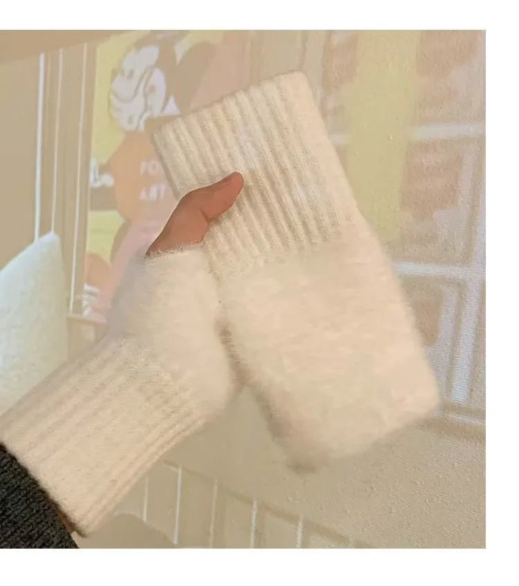 New Ins Style Half Finger Plush Gloves High Value Princess Warm Winter Touchscreen Gloves for Students in Class