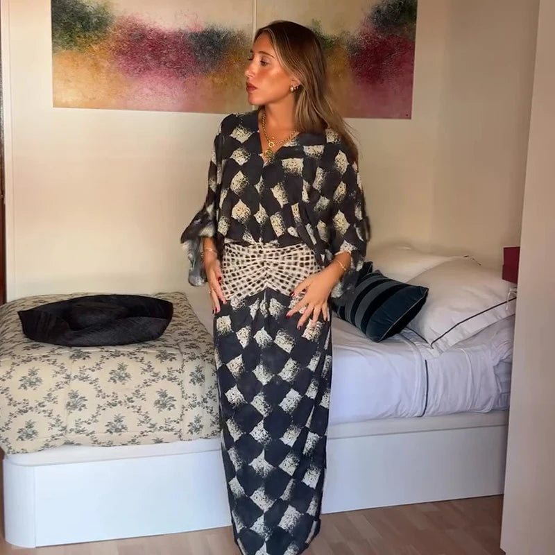 V-Neck Loose Waist Cinched Long Dress Woman Contrasting Colors Short Sleeve Pleated Maxi Dresses Chic Vacation Women's New Dress