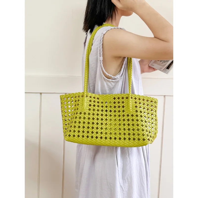 2026 New Fashion Hollow Out Woven Tote Bag for Women Large Capacity Commute Single Shoulder Handbag for Summer